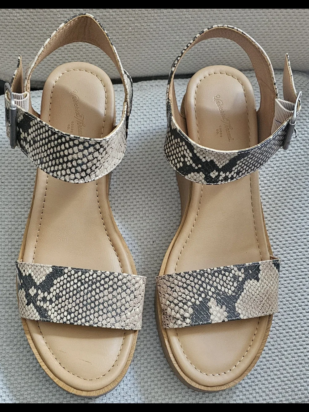 Universal Thread Women’s Snake-Print Wedge Sandals - Neutral size 9.5